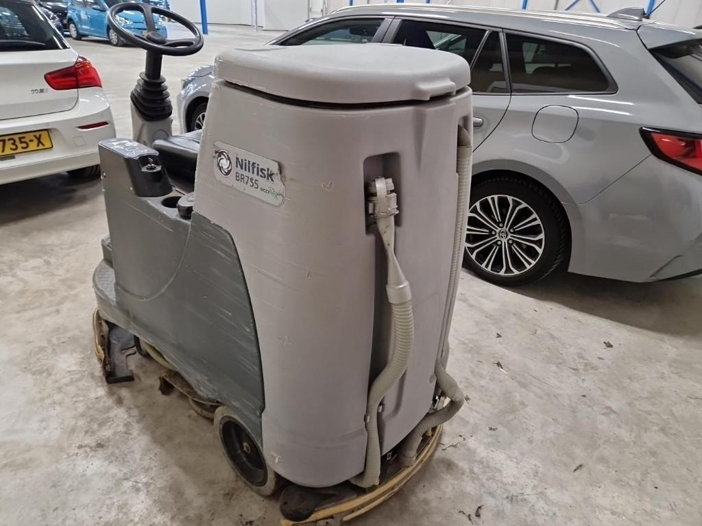 Nilfisk BR 755 Ecoflex Zit-Schrobmachine – 2015 - Machine de nettoyage: photos 4 Nilfisk BR 755 Ecoflex Zit-Schrobmachine – 2015 - Machine de nettoyage: photos 4