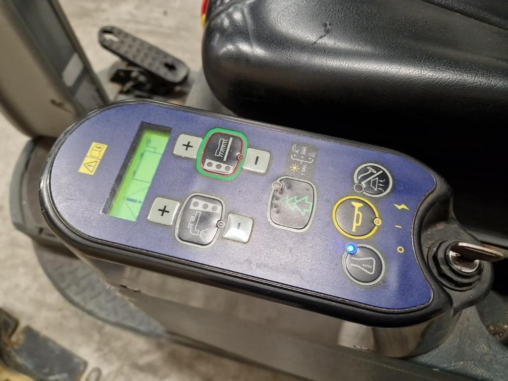 Nilfisk BR 755 Ecoflex Zit-Schrobmachine – 2015 - Machine de nettoyage: photos 5 Nilfisk BR 755 Ecoflex Zit-Schrobmachine – 2015 - Machine de nettoyage: photos 5