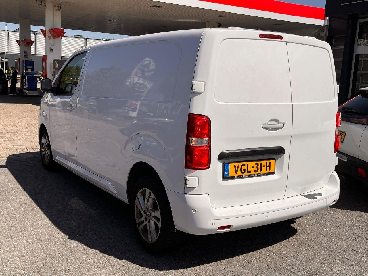Opel Vivaro 2.0 CDTI L3H1 Innovation | 2020 | 132.156 km | VGL31H | NAP: Logisch - Fourgonnette: photos 3 Opel Vivaro 2.0 CDTI L3H1 Innovation | 2020 | 132.156 km | VGL31H | NAP: Logisch - Fourgonnette: photos 3