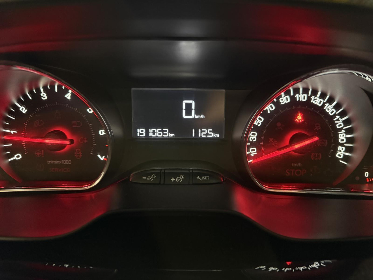 Peugeot | 208 | 1.2 VTi Style | 2014 | 191.063 km | 9XVB78 | Logisch - Voiture à hayon: photos 2 Peugeot | 208 | 1.2 VTi Style | 2014 | 191.063 km | 9XVB78 | Logisch - Voiture à hayon: photos 2