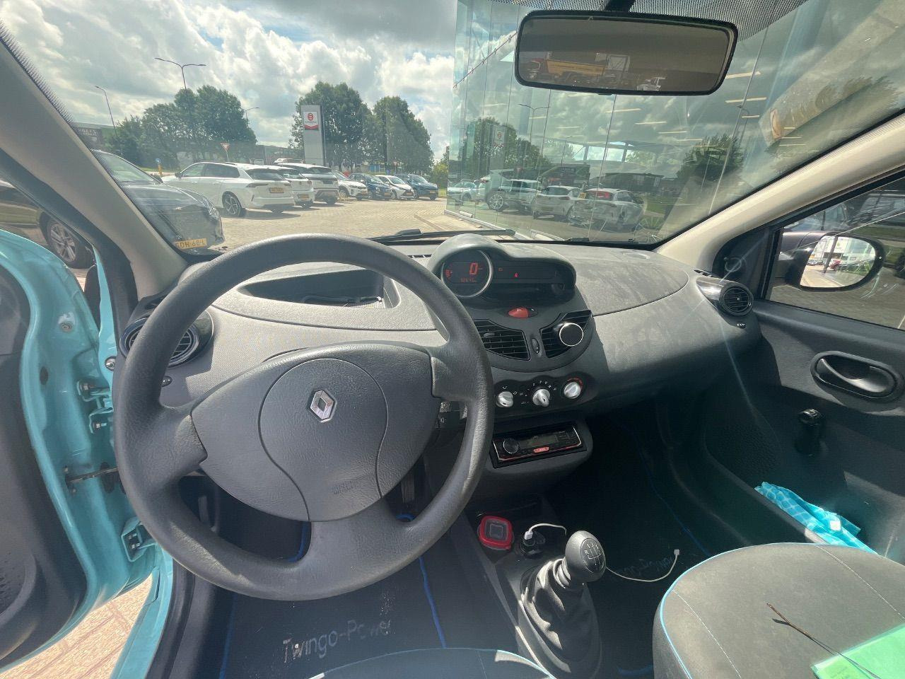 Renault Twingo 1.2 16V Acces | 2013 | 92.645 km | P127DV | NAP: Geen oordeel - Voiture: photos 5 Renault Twingo 1.2 16V Acces | 2013 | 92.645 km | P127DV | NAP: Geen oordeel - Voiture: photos 5
