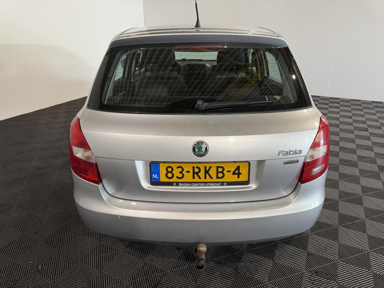 Skoda Fabia 1.2-12V Go | 2011 | 195.623 km | 83-RKB-4 - Voiture à hayon: photos 2 Skoda Fabia 1.2-12V Go | 2011 | 195.623 km | 83-RKB-4 - Voiture à hayon: photos 2