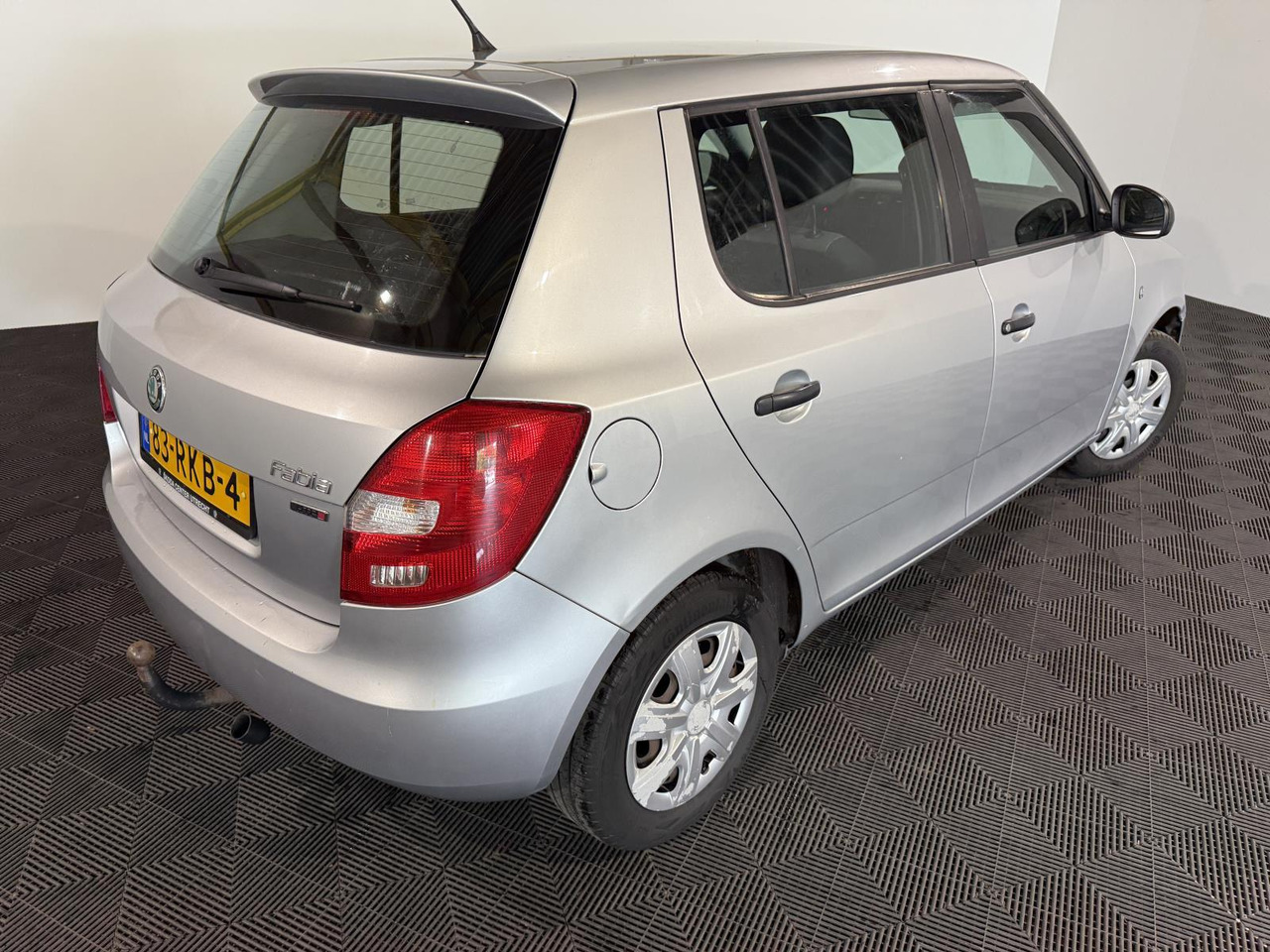 Skoda Fabia 1.2-12V Go | 2011 | 195.623 km | 83-RKB-4 - Voiture à hayon: photos 4 Skoda Fabia 1.2-12V Go | 2011 | 195.623 km | 83-RKB-4 - Voiture à hayon: photos 4