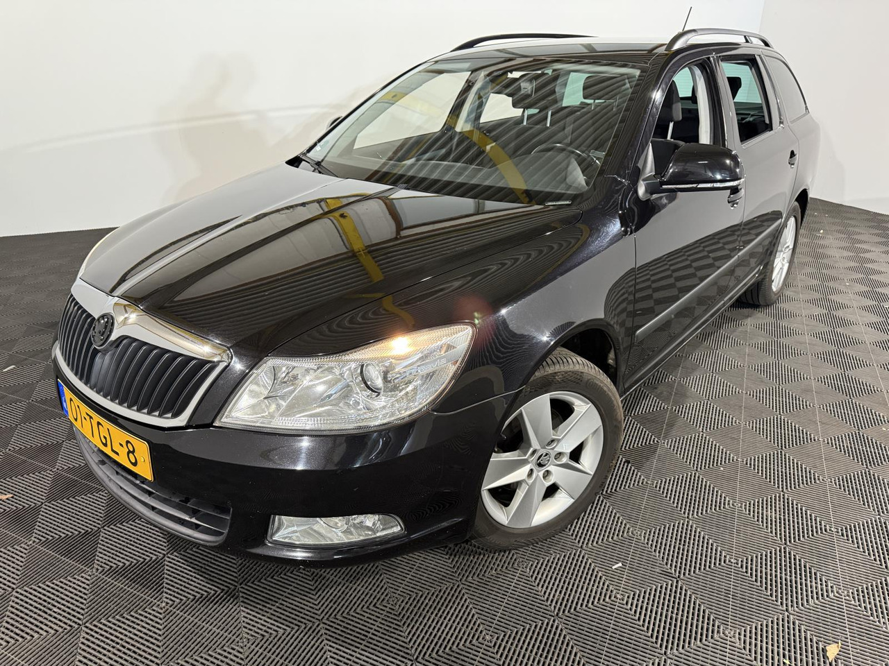 Skoda | Octavia Combi | 1.4 TSI Greentech Ambition Business Line | 2012 | 198.196 km | 01TGL8 | Logisch - Voiture: photos 1 Skoda | Octavia Combi | 1.4 TSI Greentech Ambition Business Line | 2012 | 198.196 km | 01TGL8 | Logisch - Voiture: photos 1