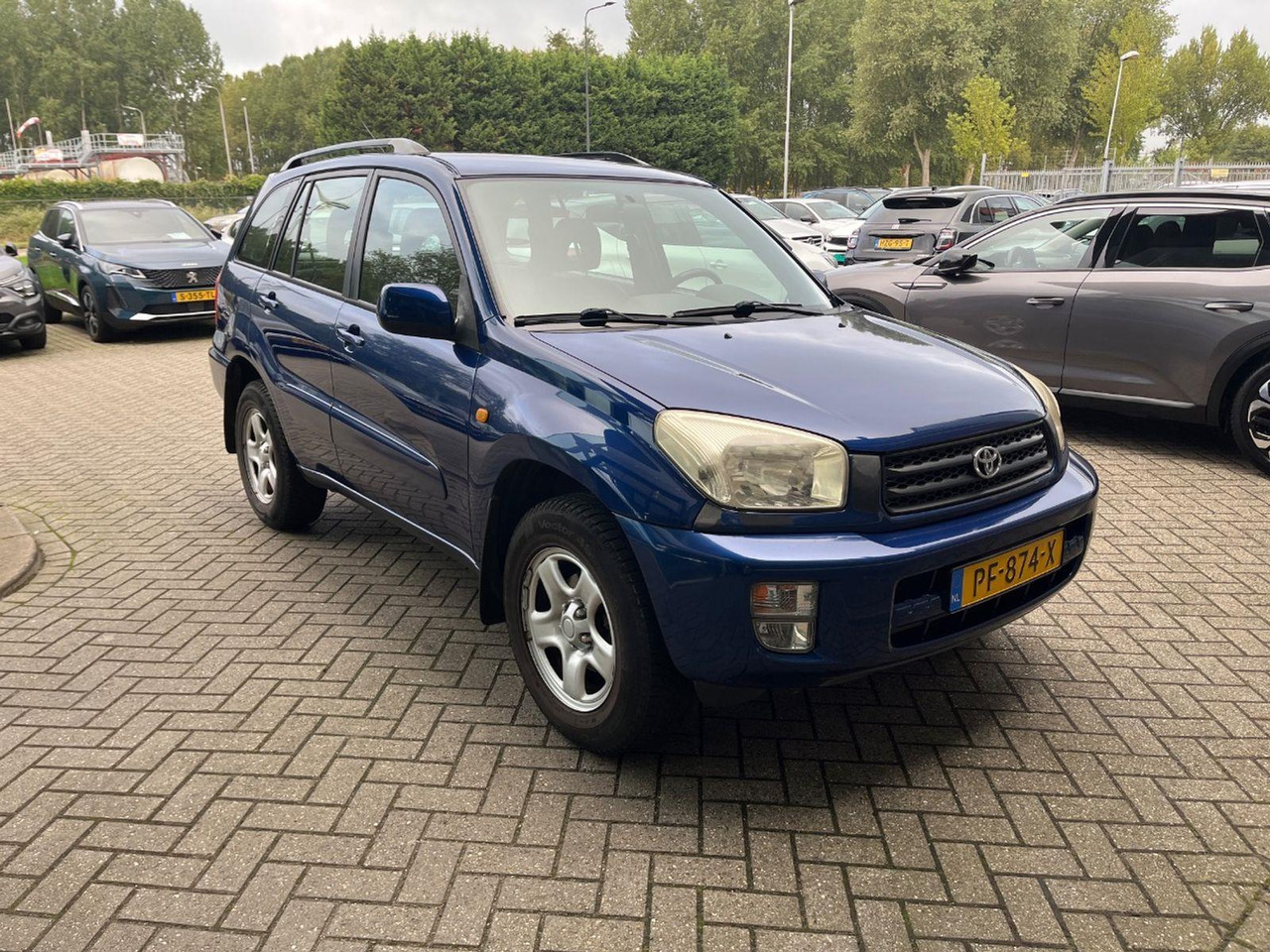 Toyota RAV4 1.8 - 16V VVT - i Luna | 2003 | 130.936 km | PF874X | NAP: Geen oordeel - SUV: photos 2 Toyota RAV4 1.8 - 16V VVT - i Luna | 2003 | 130.936 km | PF874X | NAP: Geen oordeel - SUV: photos 2