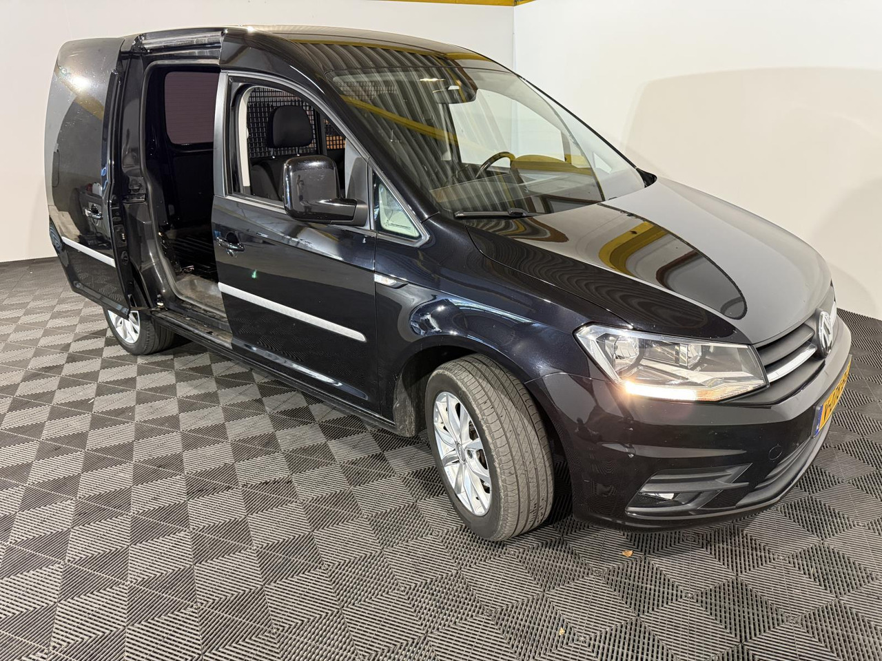 Volkswagen | Caddy | 2.0 TDI L1H1 BMT Highline | 2016 | 164.766 km | V076BG | Logisch - Fourgonnette: photos 4 Volkswagen | Caddy | 2.0 TDI L1H1 BMT Highline | 2016 | 164.766 km | V076BG | Logisch - Fourgonnette: photos 4