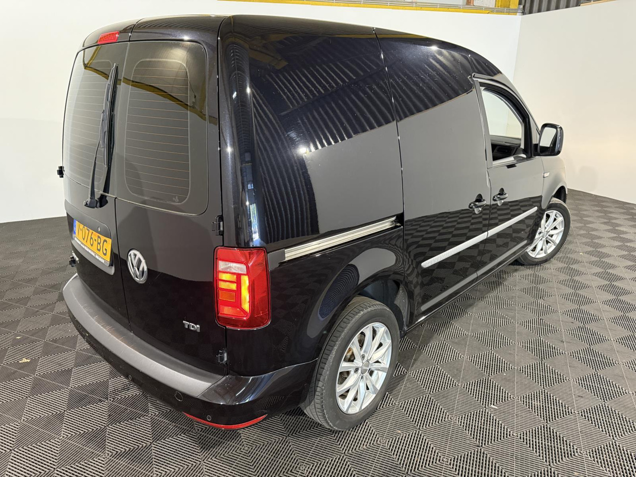 Volkswagen | Caddy | 2.0 TDI L1H1 BMT Highline | 2016 | 164.766 km | V076BG | Logisch - Fourgonnette: photos 2 Volkswagen | Caddy | 2.0 TDI L1H1 BMT Highline | 2016 | 164.766 km | V076BG | Logisch - Fourgonnette: photos 2