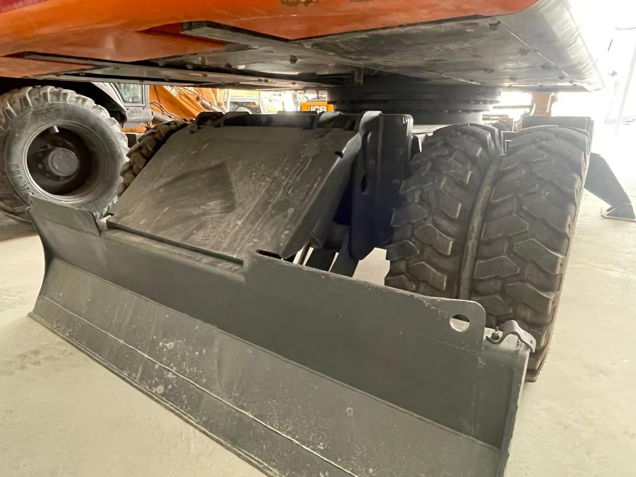 DOOSAN DX210 - Pelle sur pneus: photos 5 DOOSAN DX210 - Pelle sur pneus: photos 5