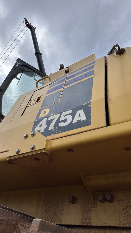 KOMATSU D475A-5EO - Outil/ Équipement: photos 3 KOMATSU D475A-5EO - Outil/ Équipement: photos 3