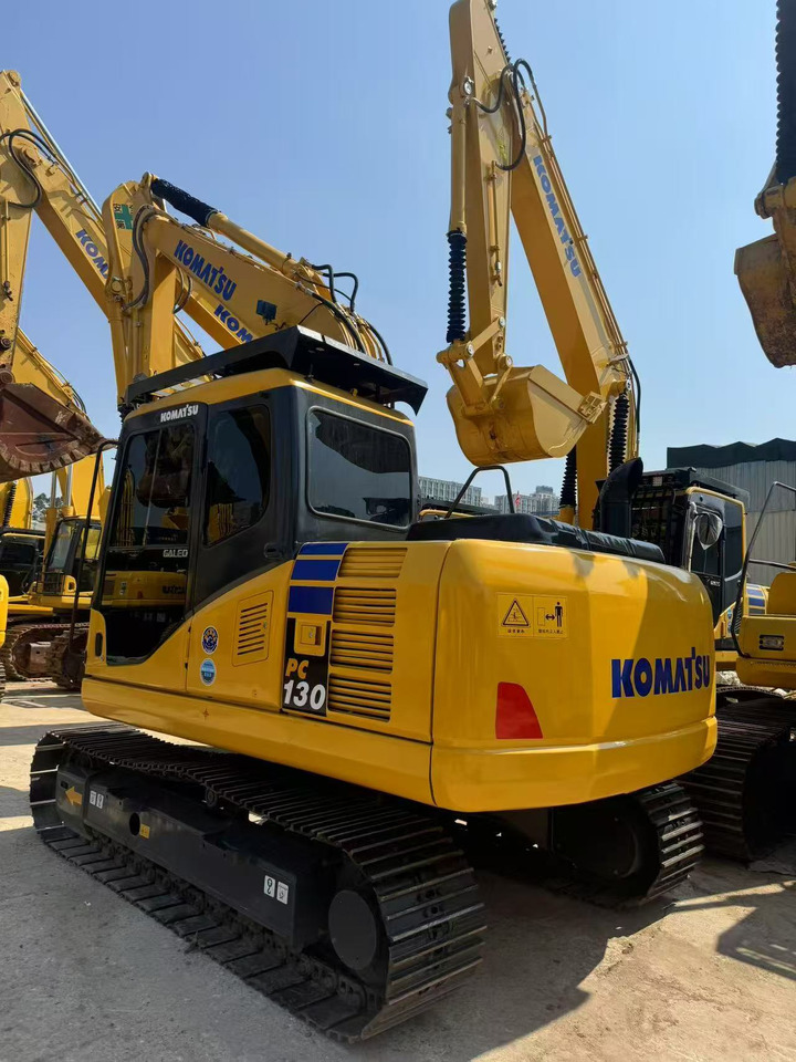 KOMATSU PC130-7 - Pelle sur chenille: photos 1 KOMATSU PC130-7 - Pelle sur chenille: photos 1