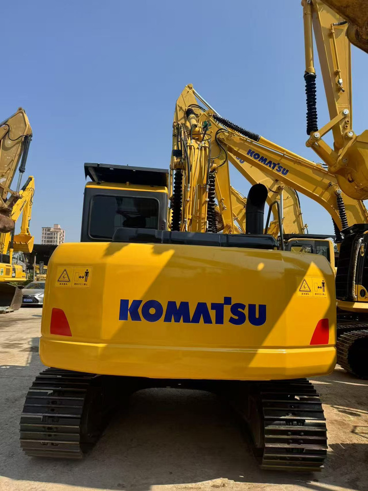 KOMATSU PC130-7 - Pelle sur chenille: photos 5 KOMATSU PC130-7 - Pelle sur chenille: photos 5