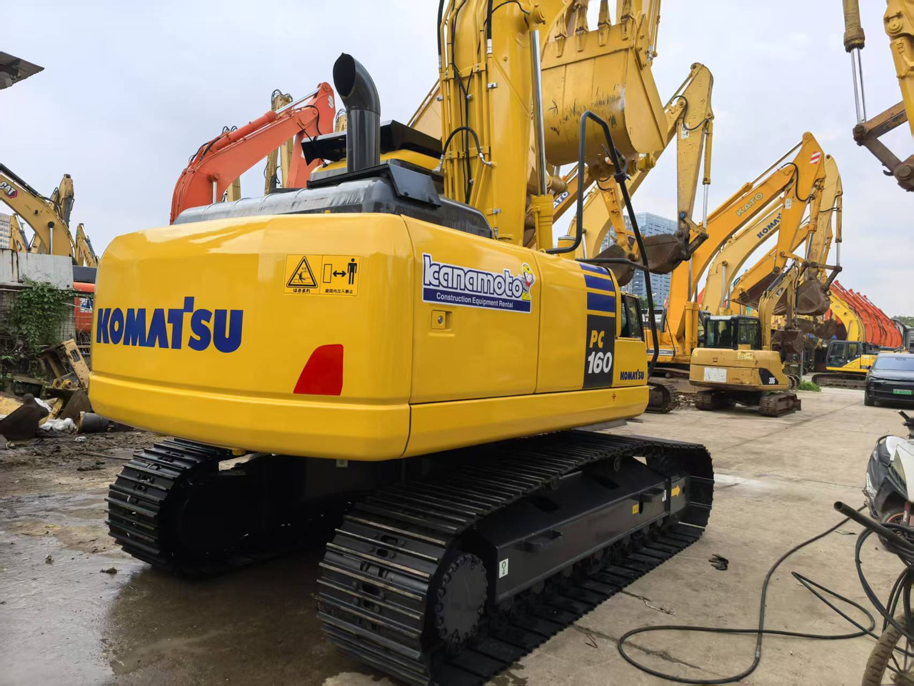KOMATSU PC160 - Pelle sur chenille: photos 3 KOMATSU PC160 - Pelle sur chenille: photos 3