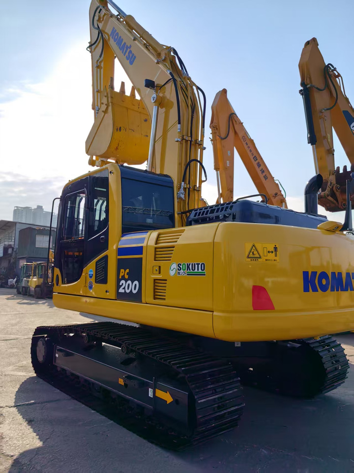 KOMATSU PC200-7 - Pelle sur chenille: photos 3 KOMATSU PC200-7 - Pelle sur chenille: photos 3