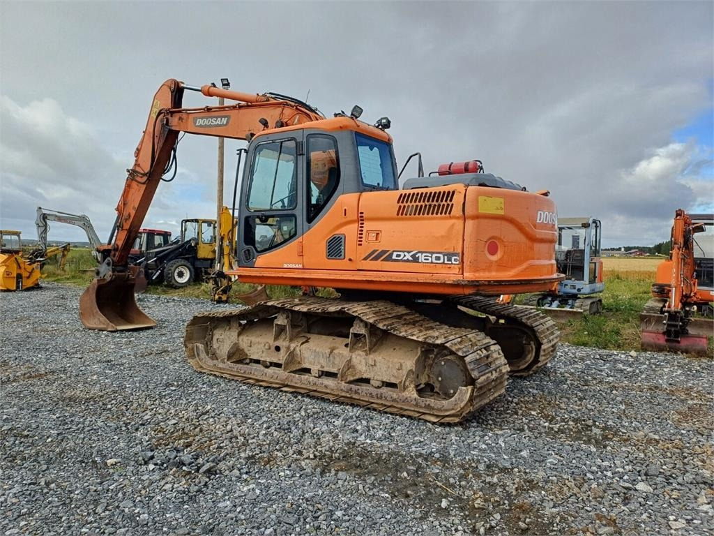 Doosan DX160LC Metsä alustalla - Pelle sur chenille: photos 3 Doosan DX160LC Metsä alustalla - Pelle sur chenille: photos 3