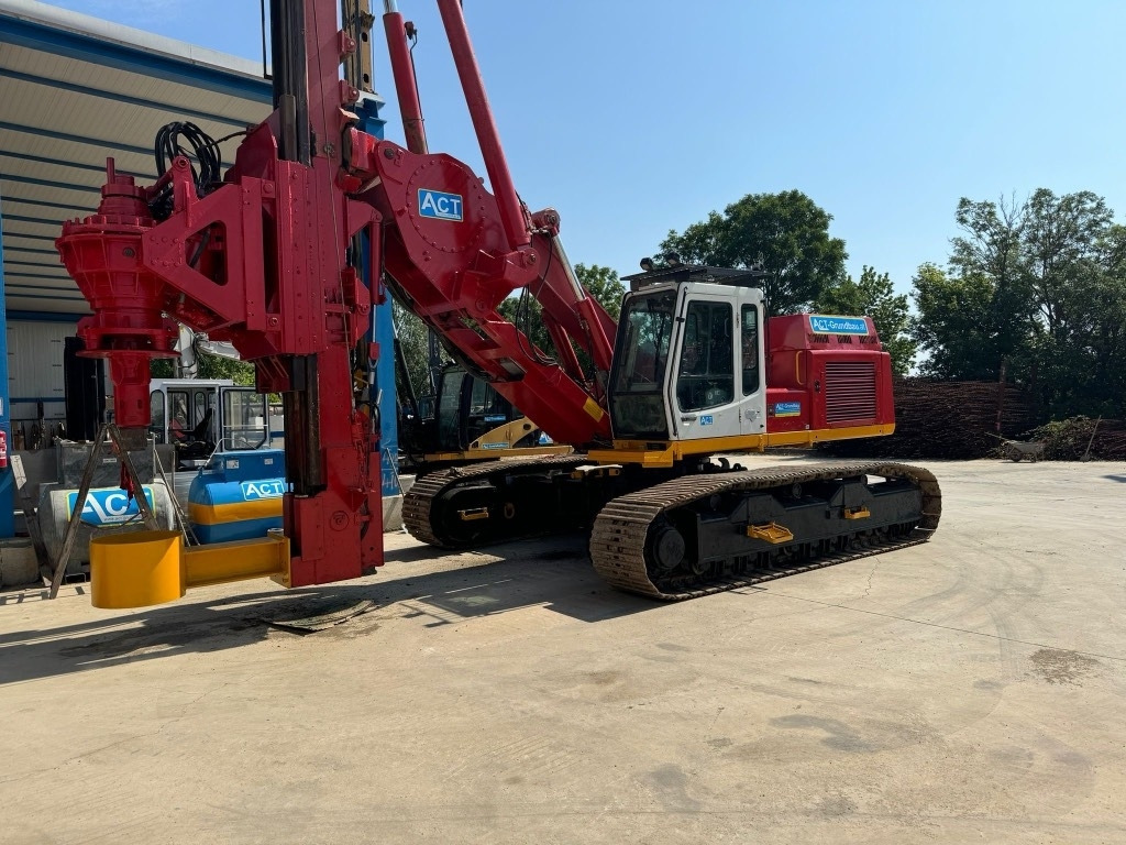 Liebherr R 942 Litronic - Foreuse: photos 1 Liebherr R 942 Litronic - Foreuse: photos 1