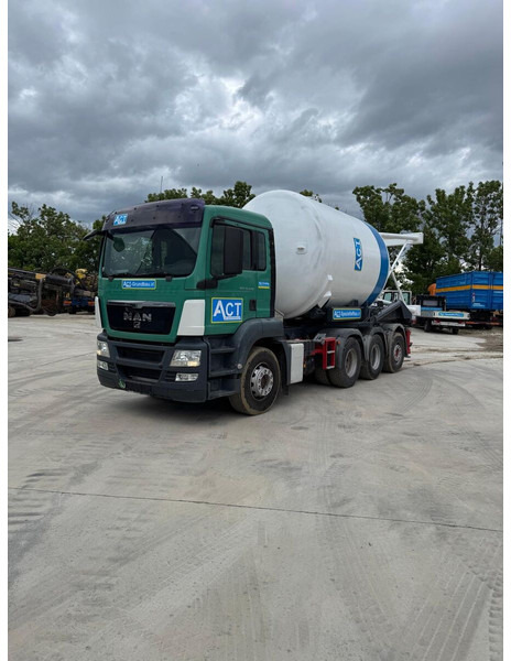 MAN TGS 32 - 440 - Camion multibenne: photos 1 MAN TGS 32 - 440 - Camion multibenne: photos 1