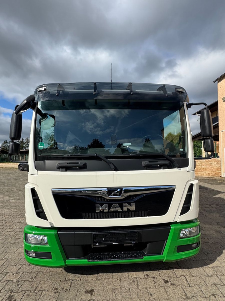 MAN TGL 8.190/GT-Rollo/B-L/Klima/aus1.Hand - Camion pour le transport de boissons: photos 2 MAN TGL 8.190/GT-Rollo/B-L/Klima/aus1.Hand - Camion pour le transport de boissons: photos 2