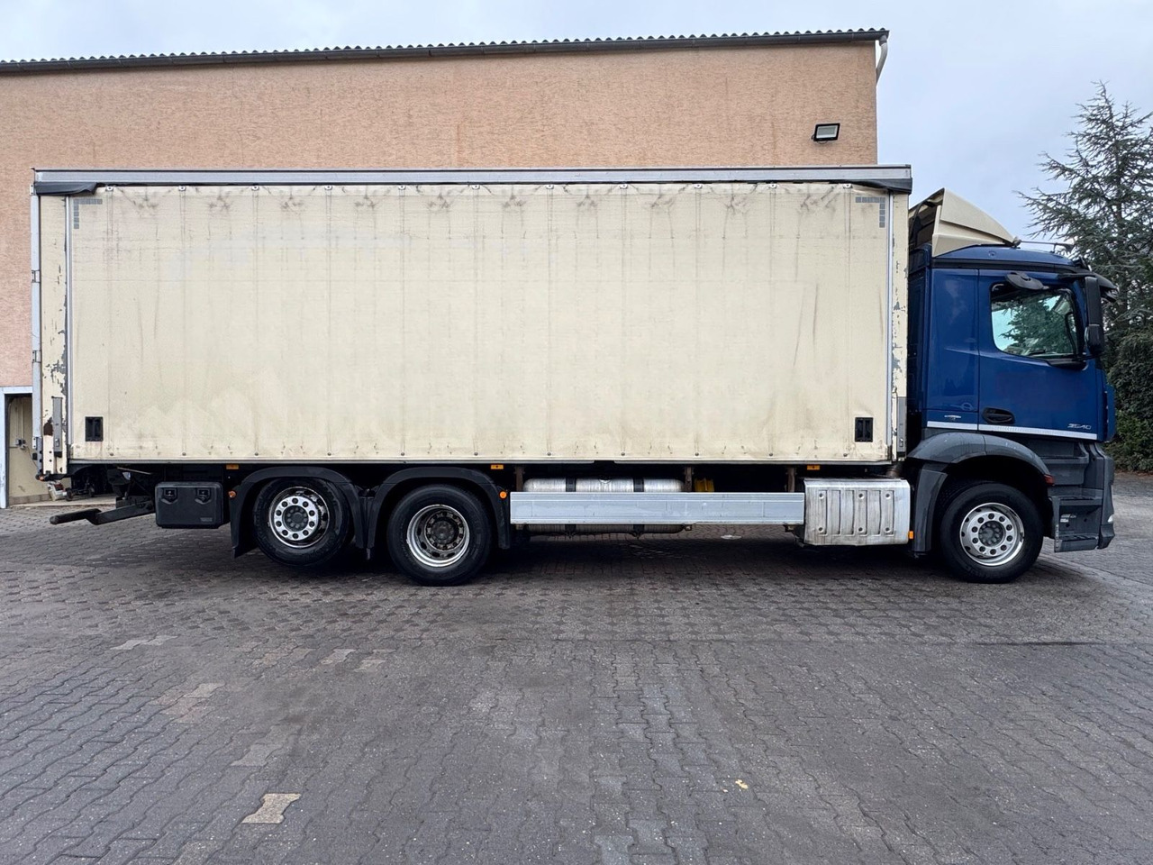 Mercedes-Benz 2548/Lenk-Lift/Retarder/Top-Zustand - Camion à rideaux coulissants: photos 3 Mercedes-Benz 2548/Lenk-Lift/Retarder/Top-Zustand - Camion à rideaux coulissants: photos 3