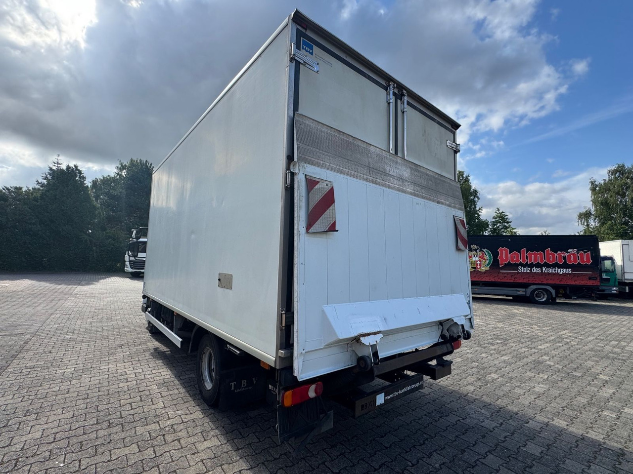 Renault MIDLUM 180/Thermo-King V-500/LBW - Véhicule utilitaire frigorifique: photos 3 Renault MIDLUM 180/Thermo-King V-500/LBW - Véhicule utilitaire frigorifique: photos 3