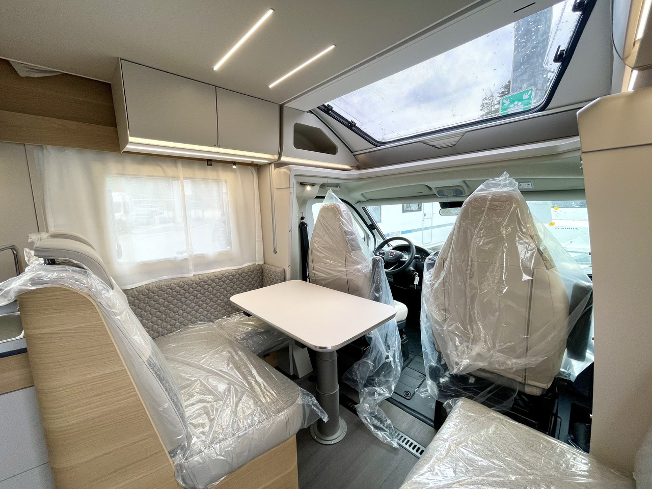 ADRIA Matrix axess 650 SC - Camping-car profilé: photos 5 ADRIA Matrix axess 650 SC - Camping-car profilé: photos 5