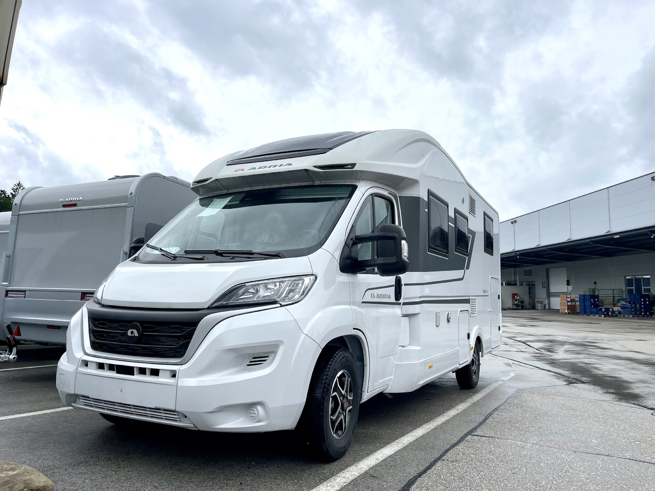 ADRIA Matrix axess 650 SC - Camping-car profilé: photos 2 ADRIA Matrix axess 650 SC - Camping-car profilé: photos 2