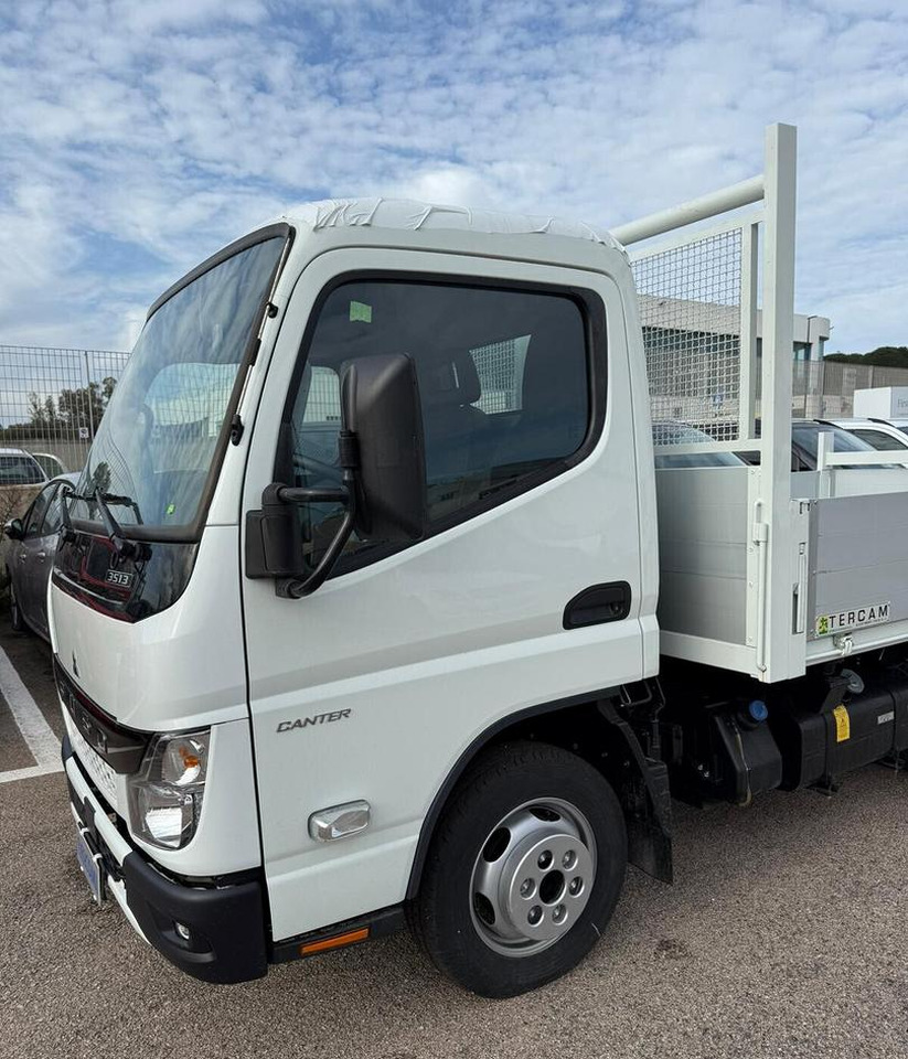 FUSO Canter 3S13 - Camion benne: photos 3 FUSO Canter 3S13 - Camion benne: photos 3