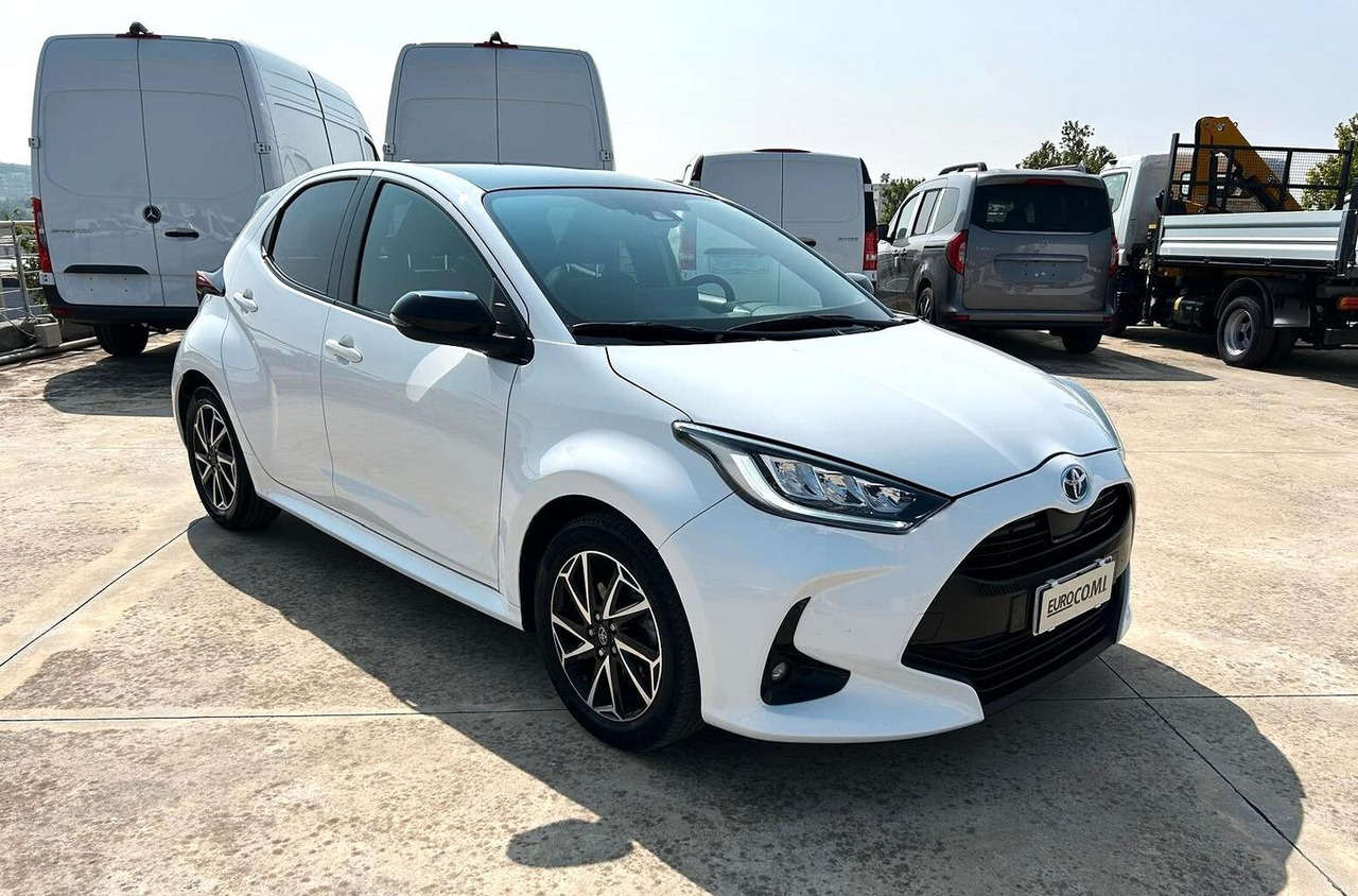 Toyota Yaris 1.5 Hybrid 5 porte Lounge - Berline: photos 3 Toyota Yaris 1.5 Hybrid 5 porte Lounge - Berline: photos 3