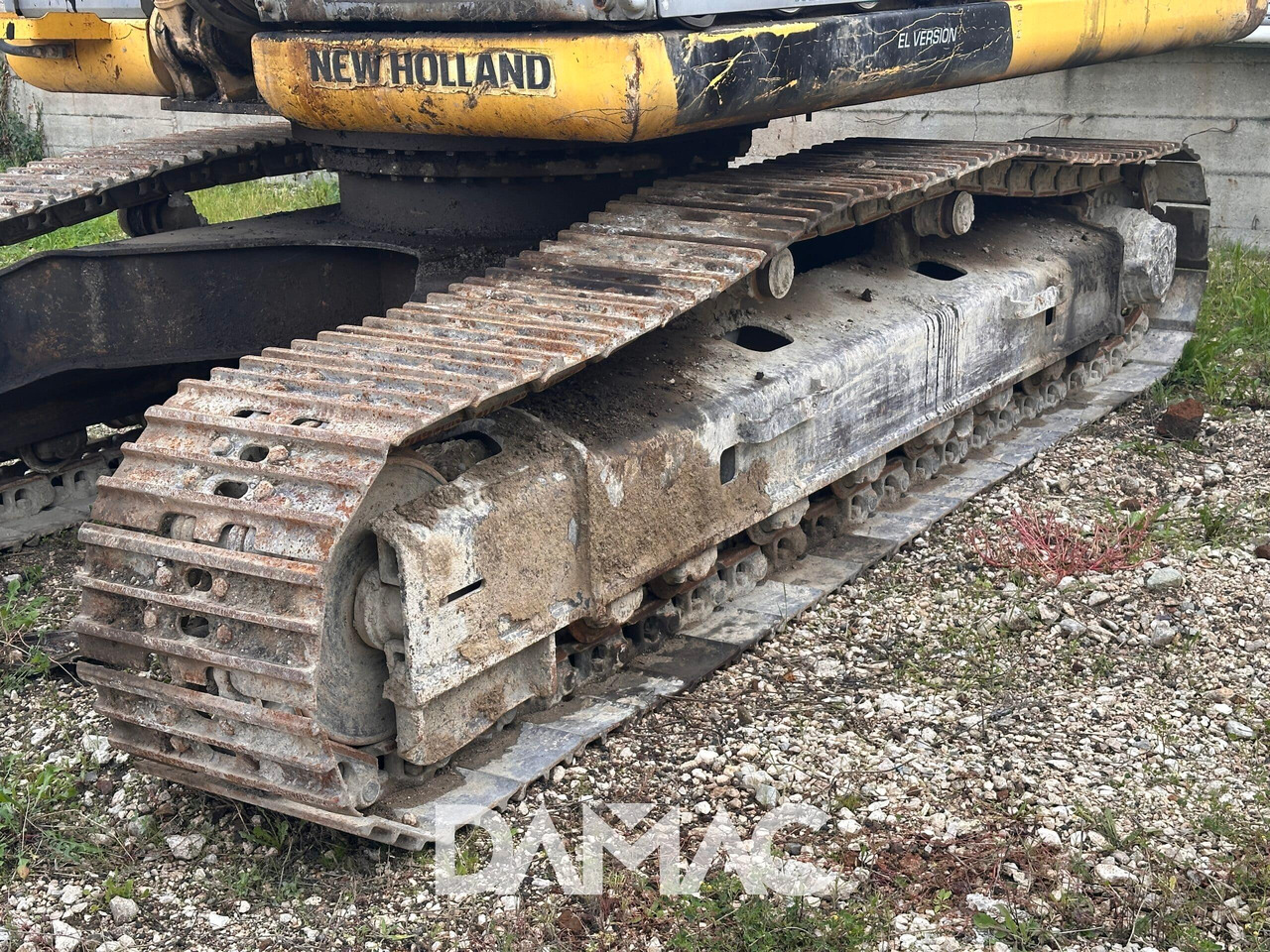 NEW HOLLAND E215B - Pelle sur chenille: photos 3 NEW HOLLAND E215B - Pelle sur chenille: photos 3