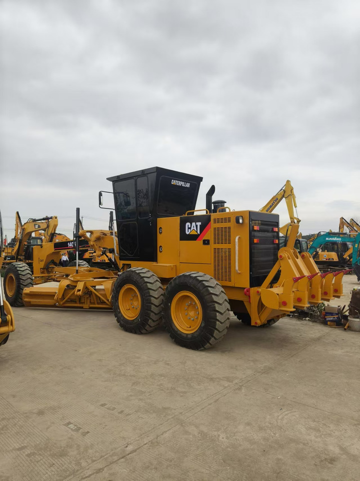 CATERPILLAR 140K - Niveleuse: photos 2 CATERPILLAR 140K - Niveleuse: photos 2