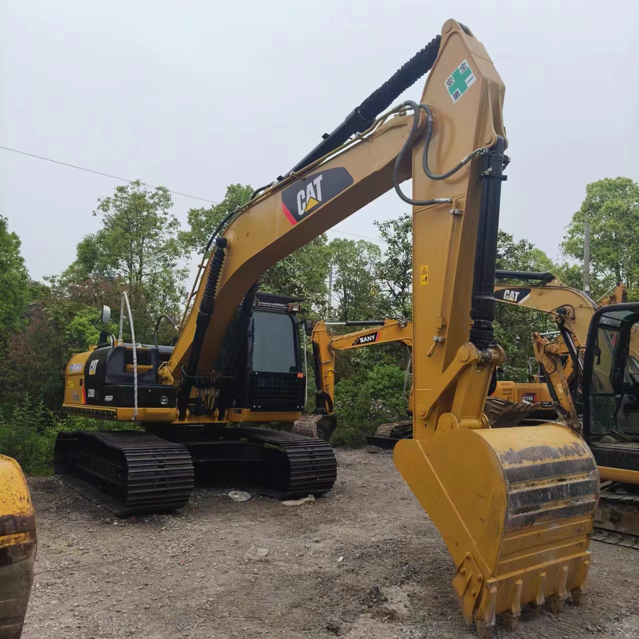 CATERPILLAR 320D2 - Pelle sur chenille: photos 1 CATERPILLAR 320D2 - Pelle sur chenille: photos 1