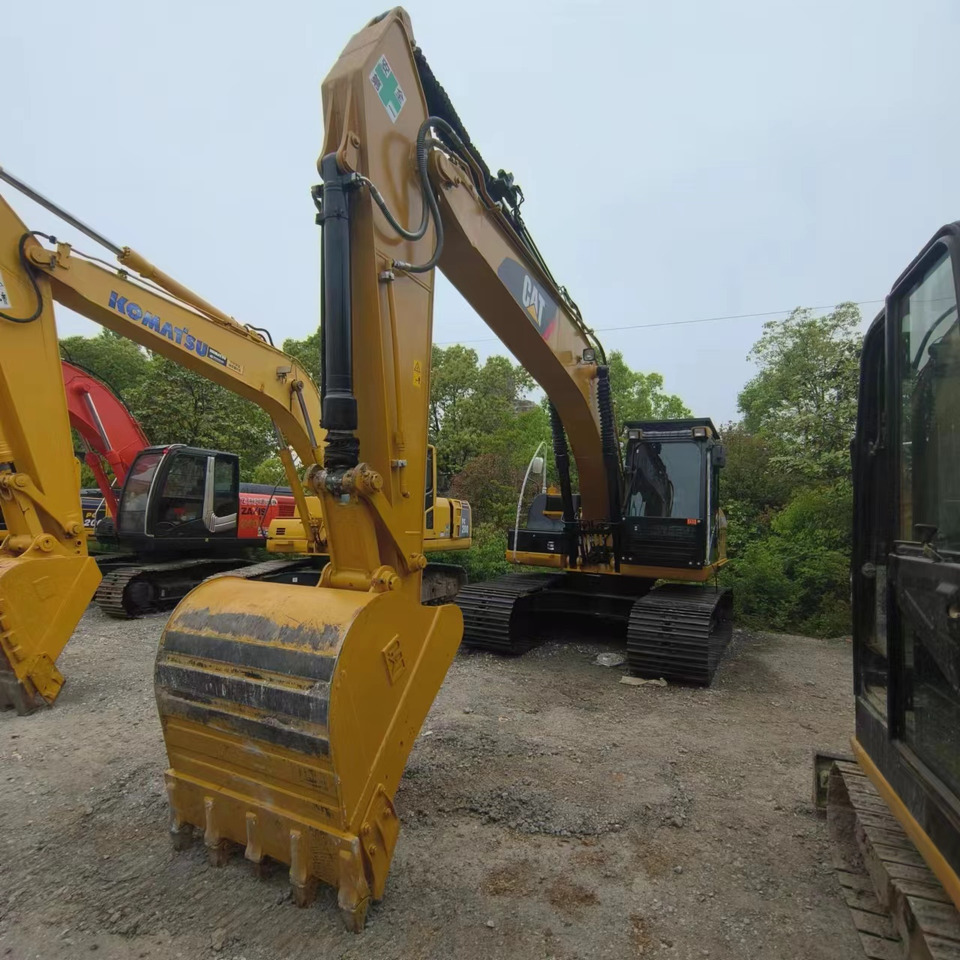 CATERPILLAR 320D2L - Pelle sur chenille: photos 2 CATERPILLAR 320D2L - Pelle sur chenille: photos 2