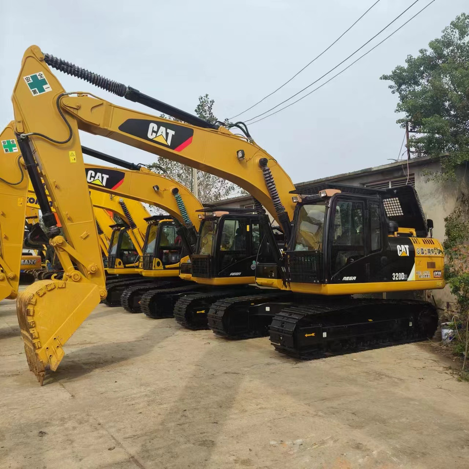 CATERPILLAR 320D2L - Pelle sur chenille: photos 1 CATERPILLAR 320D2L - Pelle sur chenille: photos 1