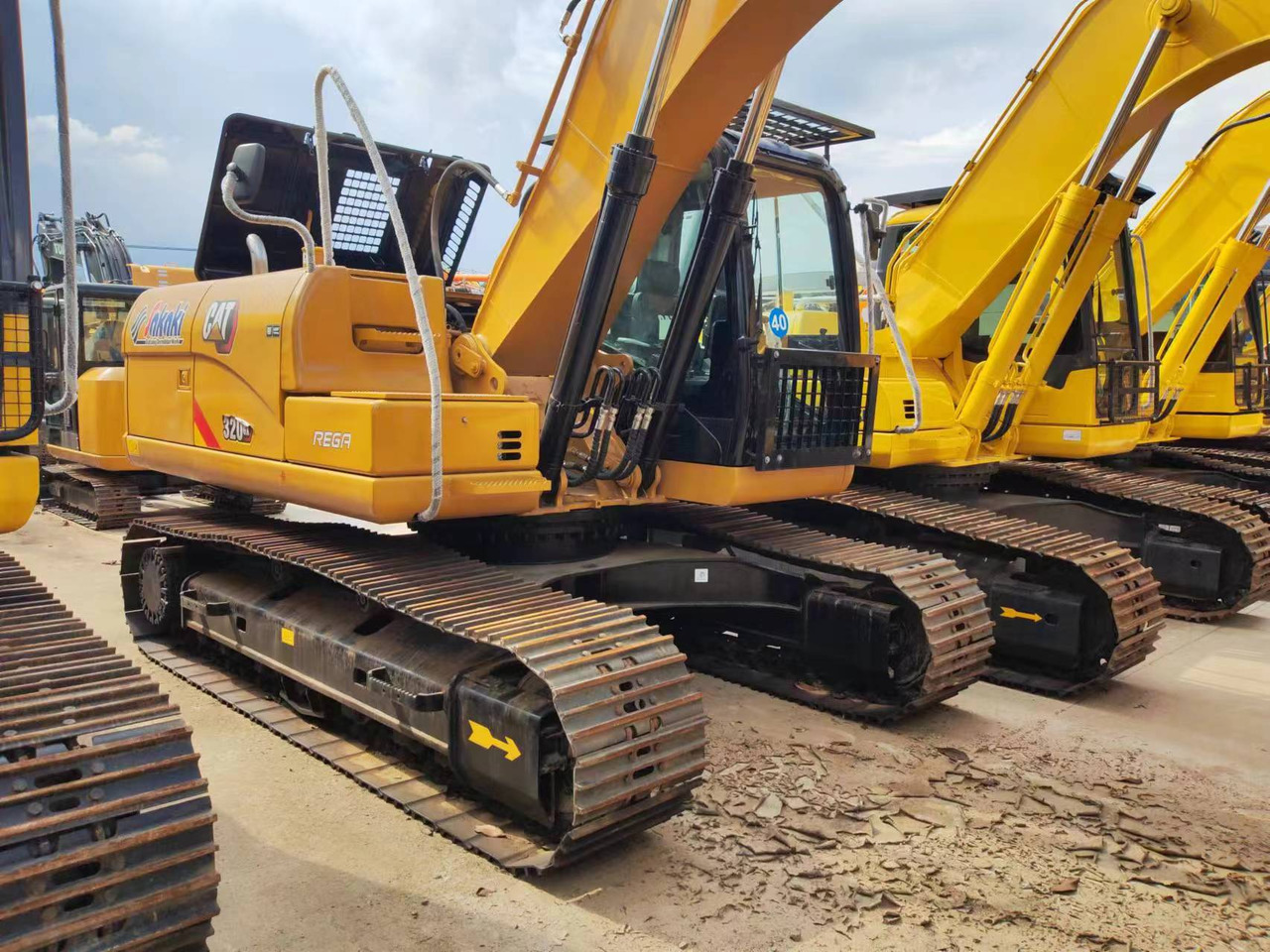 CATERPILLAR 320GX - Pelle sur chenille: photos 3 CATERPILLAR 320GX - Pelle sur chenille: photos 3