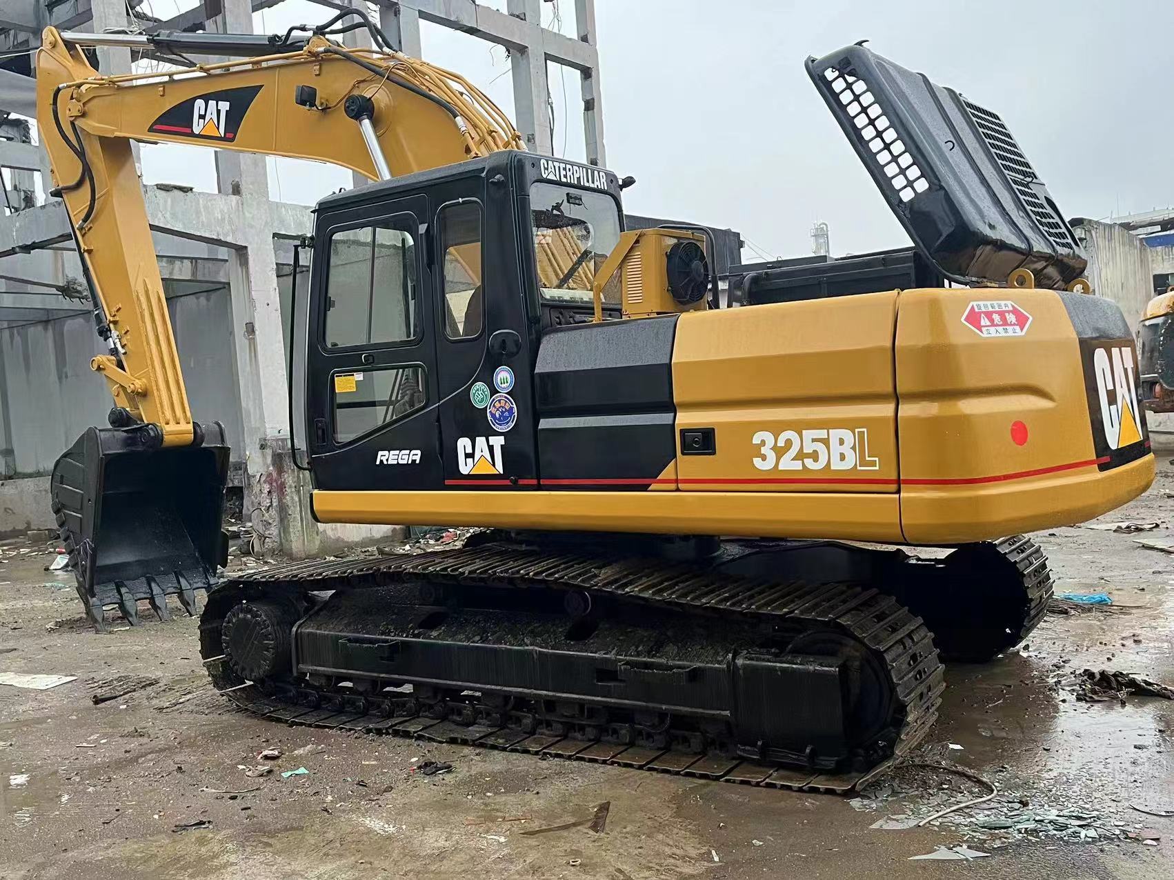 CATERPILLAR 325BL - Pelle sur chenille: photos 1 CATERPILLAR 325BL - Pelle sur chenille: photos 1