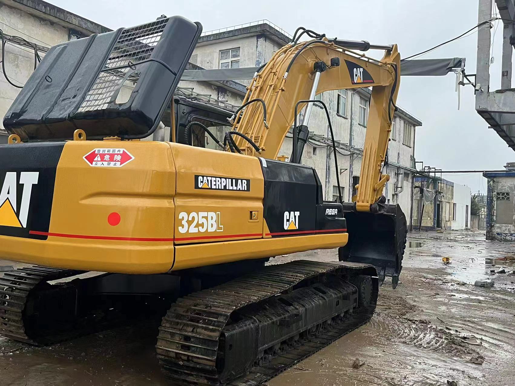 CATERPILLAR 325BL - Pelle sur chenille: photos 5 CATERPILLAR 325BL - Pelle sur chenille: photos 5