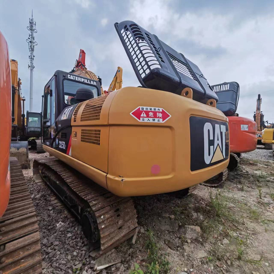 CATERPILLAR 325D2 - Pelle sur chenille: photos 3 CATERPILLAR 325D2 - Pelle sur chenille: photos 3