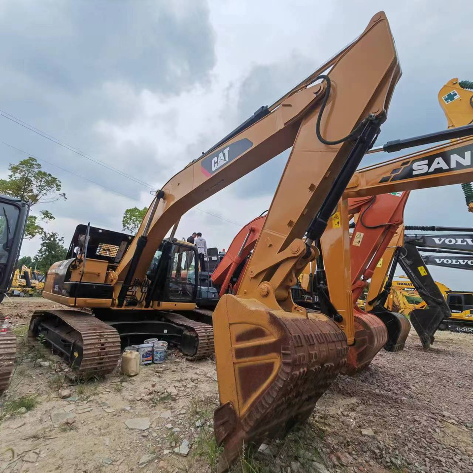 CATERPILLAR 325D2 - Pelle sur chenille: photos 1 CATERPILLAR 325D2 - Pelle sur chenille: photos 1