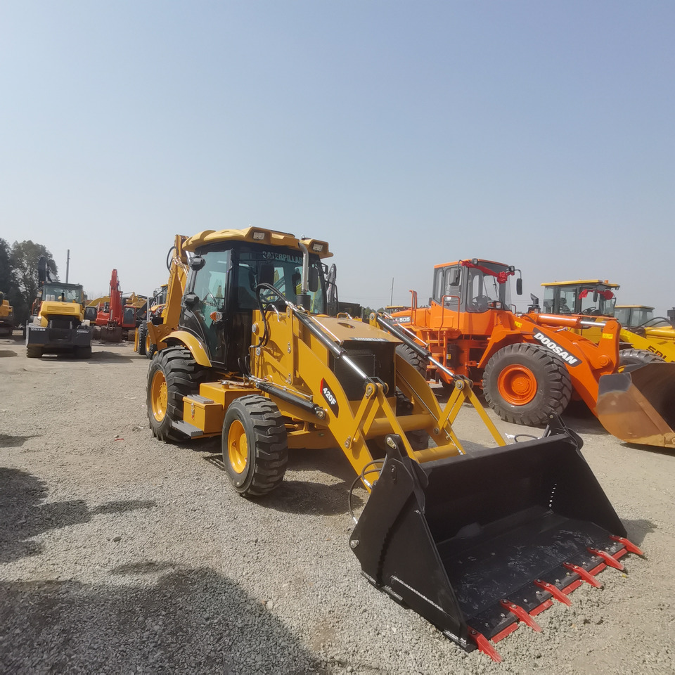 CATERPILLAR 420F - Tractopelle: photos 5 CATERPILLAR 420F - Tractopelle: photos 5