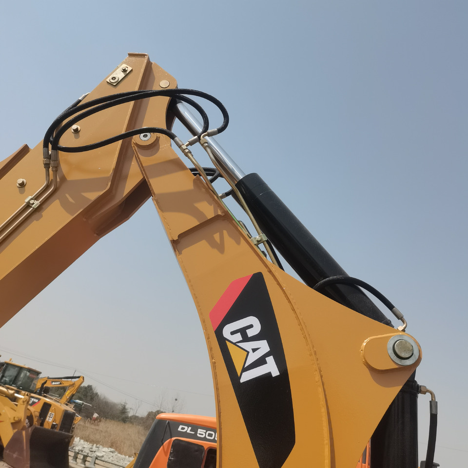CATERPILLAR 420F - Tractopelle: photos 3 CATERPILLAR 420F - Tractopelle: photos 3