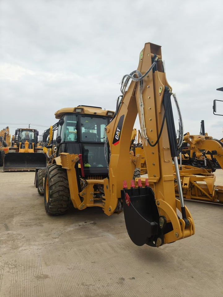 CATERPILLAR 420F - Tractopelle: photos 4 CATERPILLAR 420F - Tractopelle: photos 4