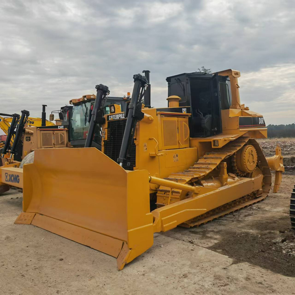 CATERPILLAR D8R - Bulldozer: photos 2 CATERPILLAR D8R - Bulldozer: photos 2