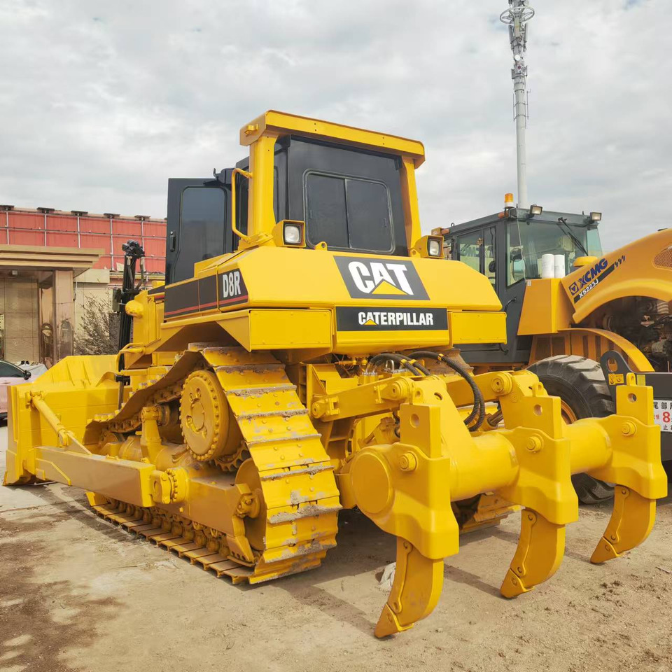 CATERPILLAR D8R - Bulldozer: photos 1 CATERPILLAR D8R - Bulldozer: photos 1