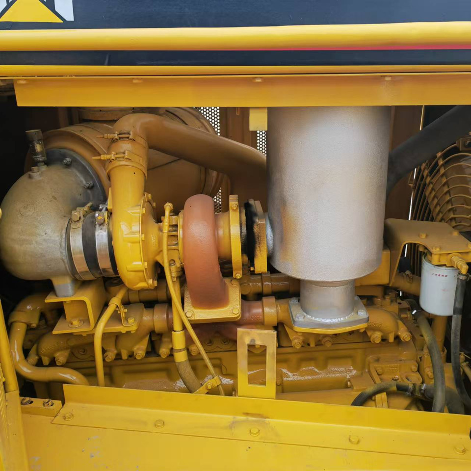 CATERPILLAR D8R - Bulldozer: photos 4 CATERPILLAR D8R - Bulldozer: photos 4