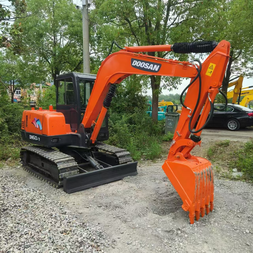DOOSAN DH60 - Pelle sur chenille: photos 1 DOOSAN DH60 - Pelle sur chenille: photos 1