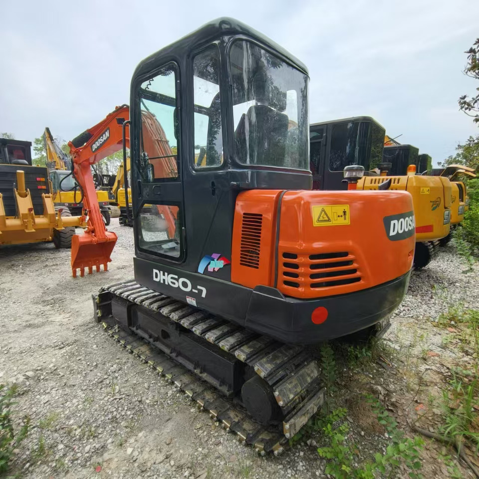 DOOSAN DH60 - Pelle sur chenille: photos 2 DOOSAN DH60 - Pelle sur chenille: photos 2