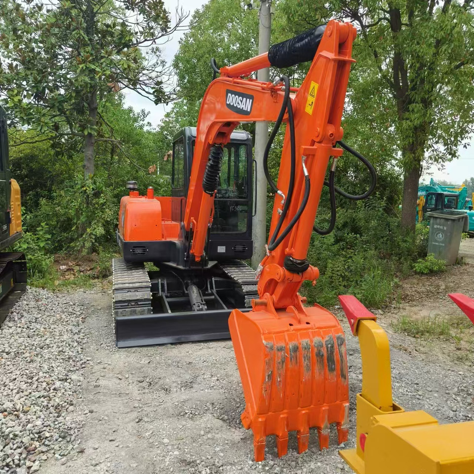 DOOSAN DH60 - Pelle sur chenille: photos 3 DOOSAN DH60 - Pelle sur chenille: photos 3