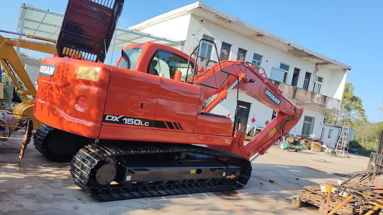 DOOSAN DX150 - Pelle sur chenille: photos 2 DOOSAN DX150 - Pelle sur chenille: photos 2