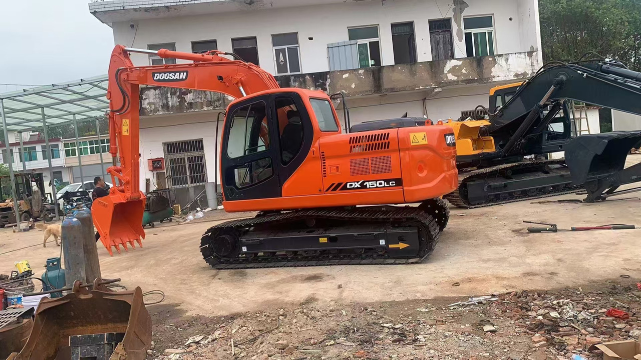 DOOSAN DX150 - Pelle sur chenille: photos 2 DOOSAN DX150 - Pelle sur chenille: photos 2