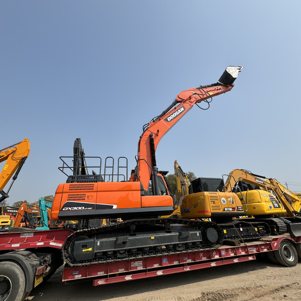 DOOSAN DX300 - Pelle sur chenille: photos 2 DOOSAN DX300 - Pelle sur chenille: photos 2