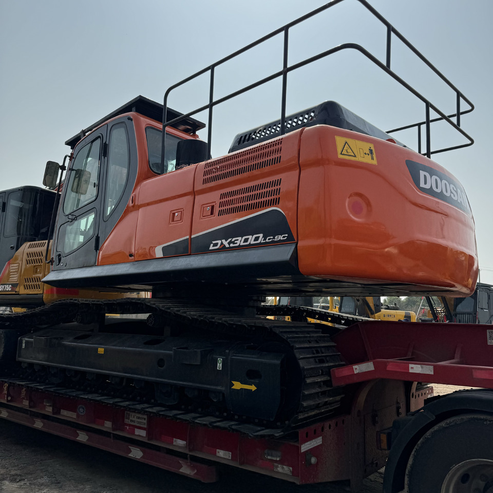 DOOSAN DX300 - Pelle sur chenille: photos 3 DOOSAN DX300 - Pelle sur chenille: photos 3